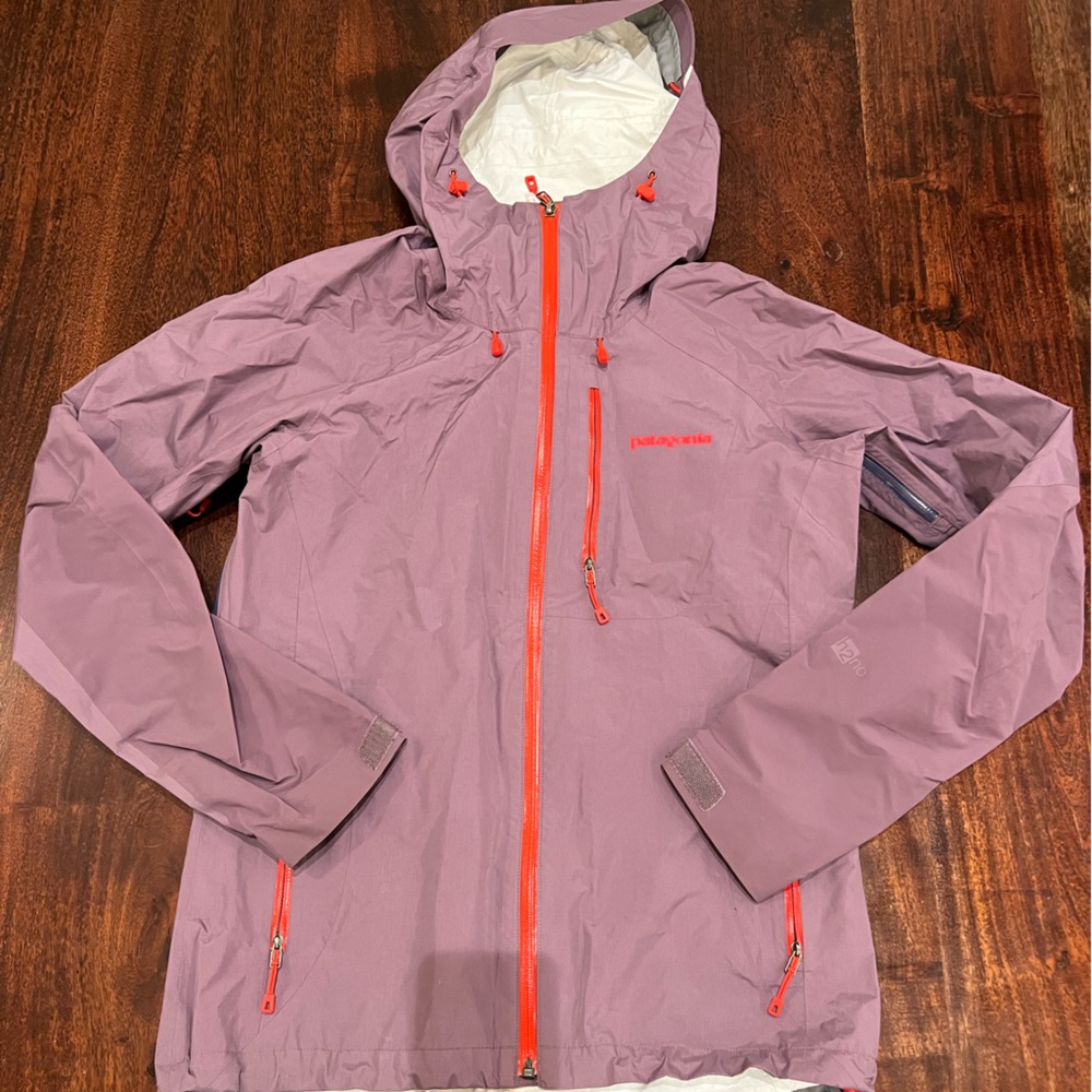 Patagonia torrentshell rain coat